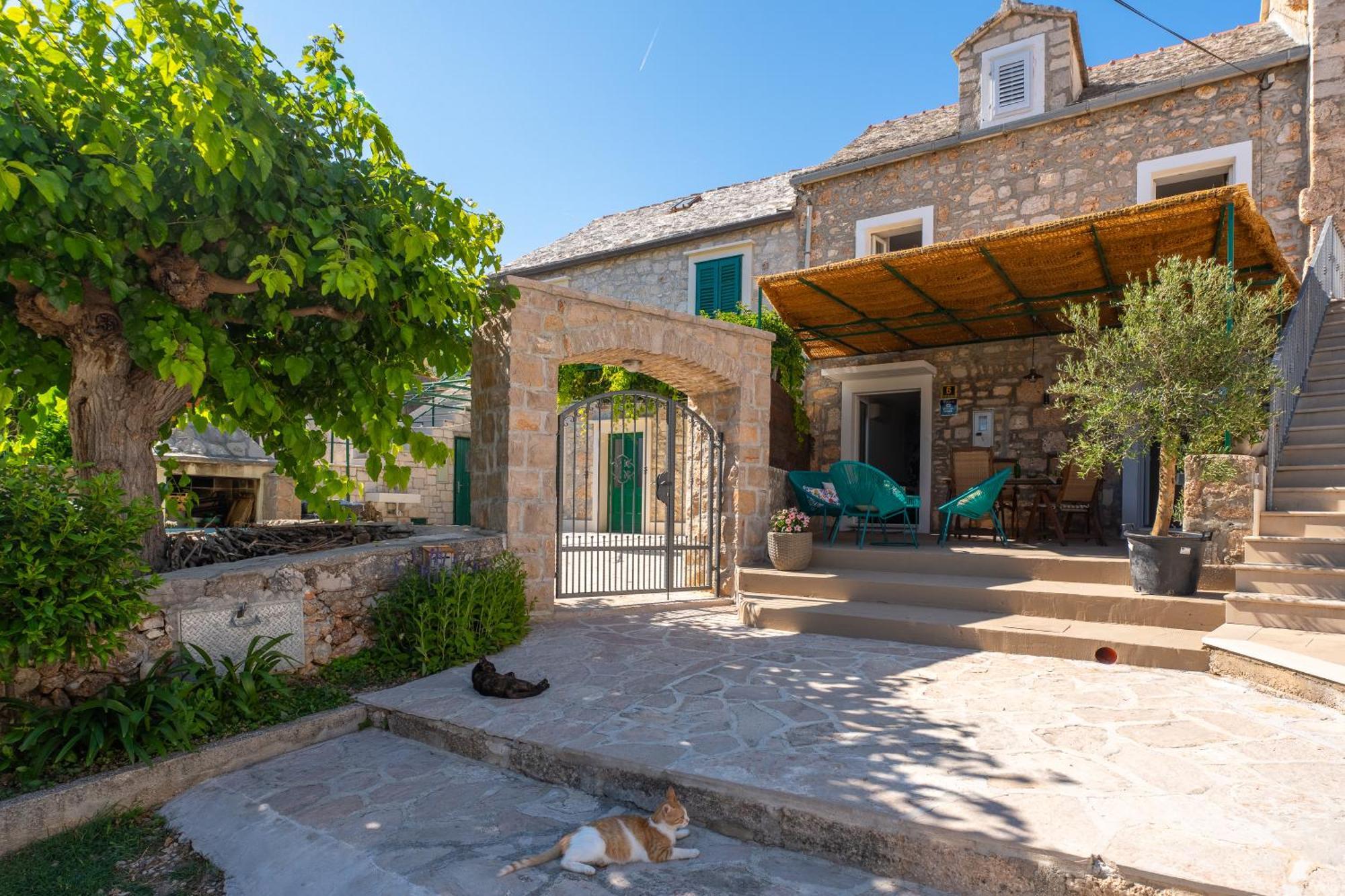 Nona VI - Boutique Stone House Villa Bol Exterior photo